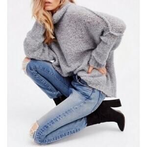 Free People She’s All That Sweater Size XS Oversized Relaxed Alpaca Blend Gray